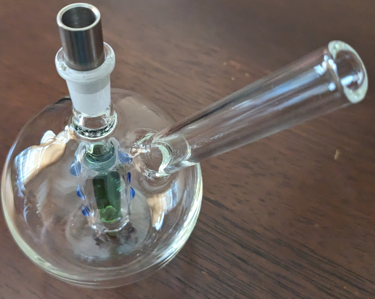 Mini portable globe bubbler