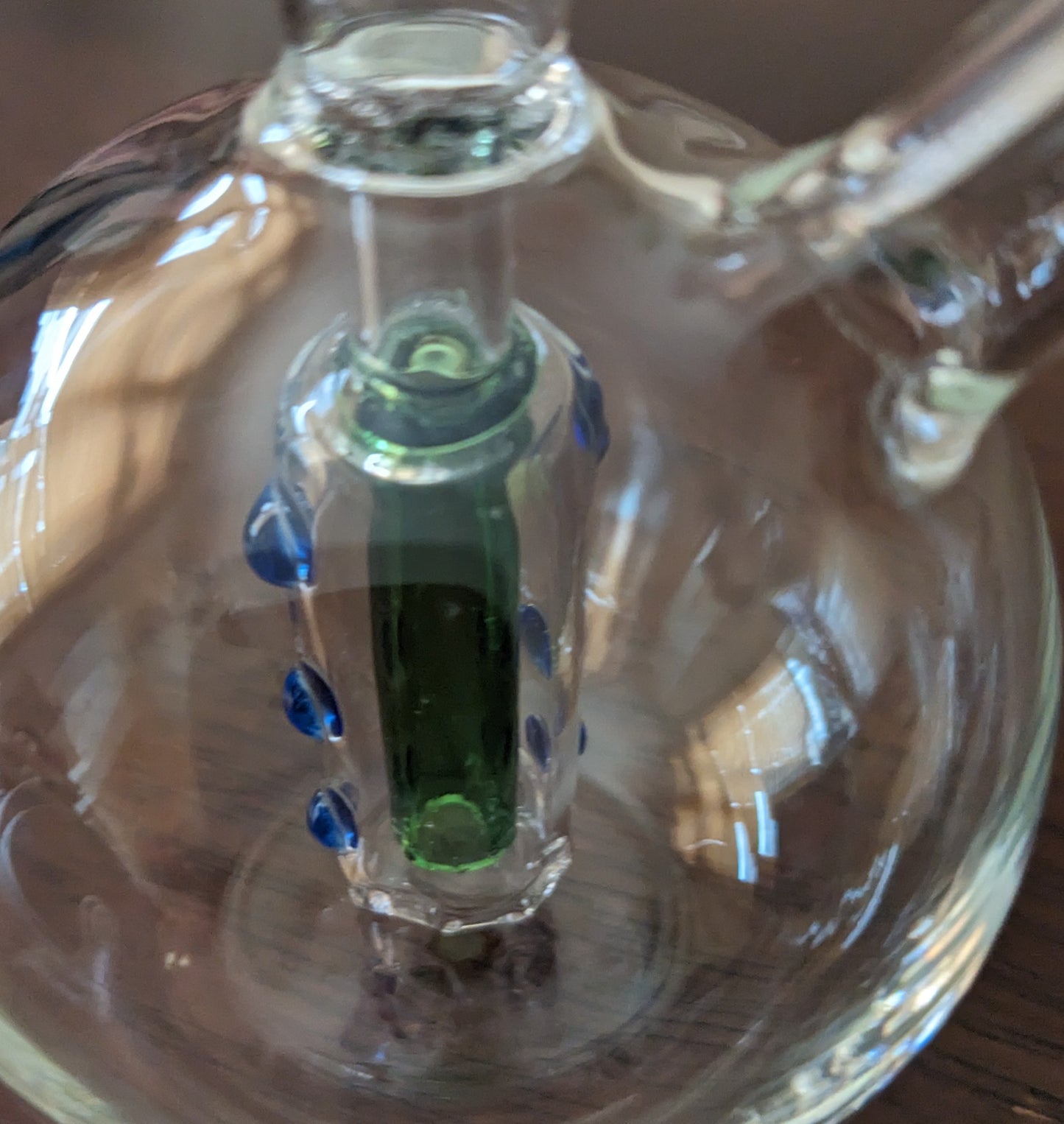 Mini portable globe bubbler